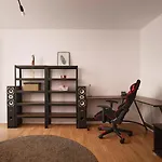 Urban Minimal - Near Metro - Free Parking Bukarest