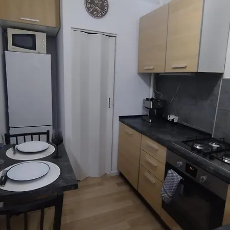 Urban Minimal - Near Metro - Free Parking Apartament *