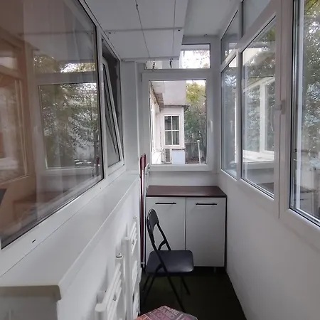 Urban Minimal - Near Metro - Free Parking Apartment