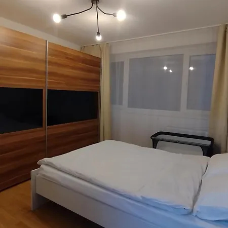 Urban Minimal - Near Metro - Free Parking Apartment *