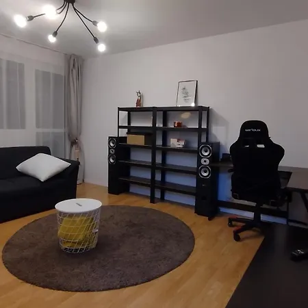 Urban Minimal - Near Metro - Free Parking Bukareszt