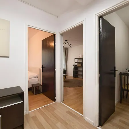 Urban Minimal - Near Metro - Free Parking