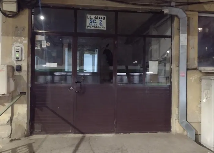 Urban Minimal - Near Metro - Free Parking 부쿠레슈티