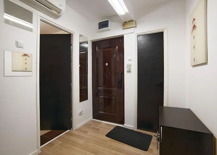 Urban Minimal - Near Metro - Free Parking * Bucureşti