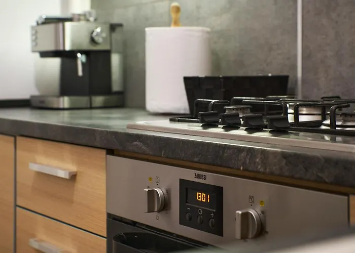 Urban Minimal - Near Metro - Free Parking 아파트