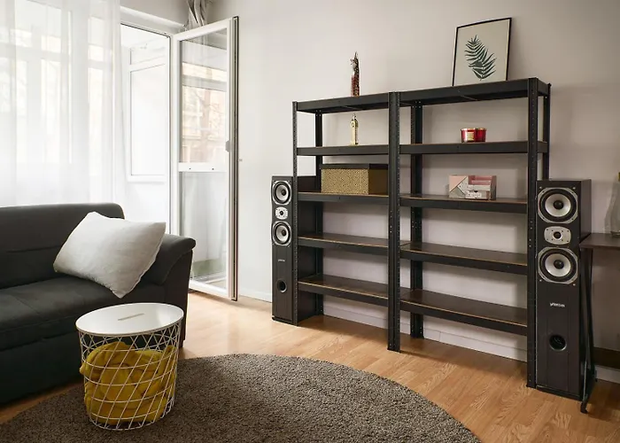 Urban Minimal - Near Metro - Free Parking Apartament *