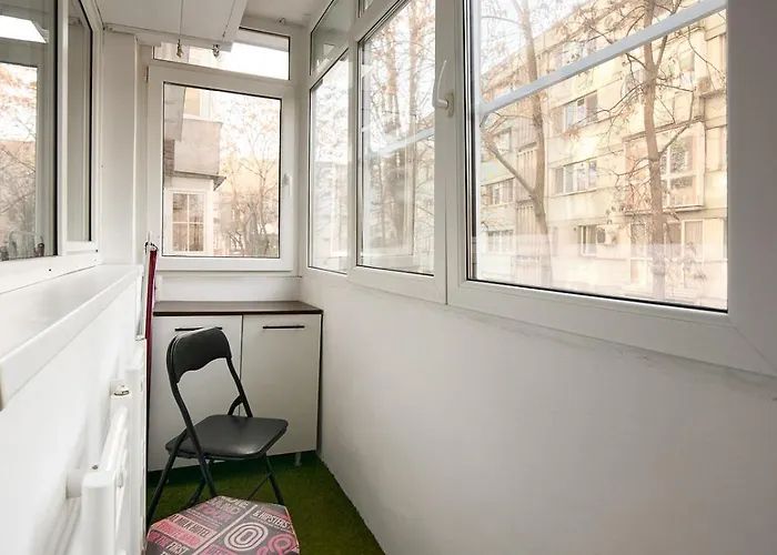 Urban Minimal - Near Metro - Free Parking Apartament